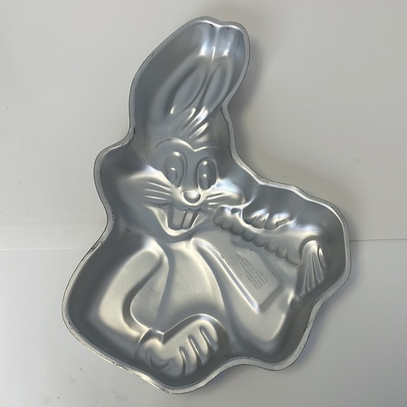 Bugs Bunny Cake Pan 1978 Warner Bros. Wilton - Picture 3 of 10